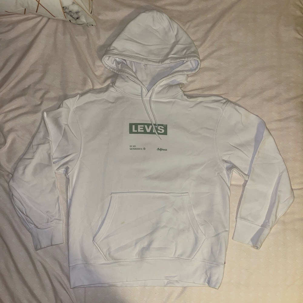 NWOT: Levi’s Logo Hoodie